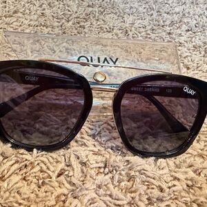 Quay Australia Sweet Dreams Black Cat Eye Sunglasses w/ Case